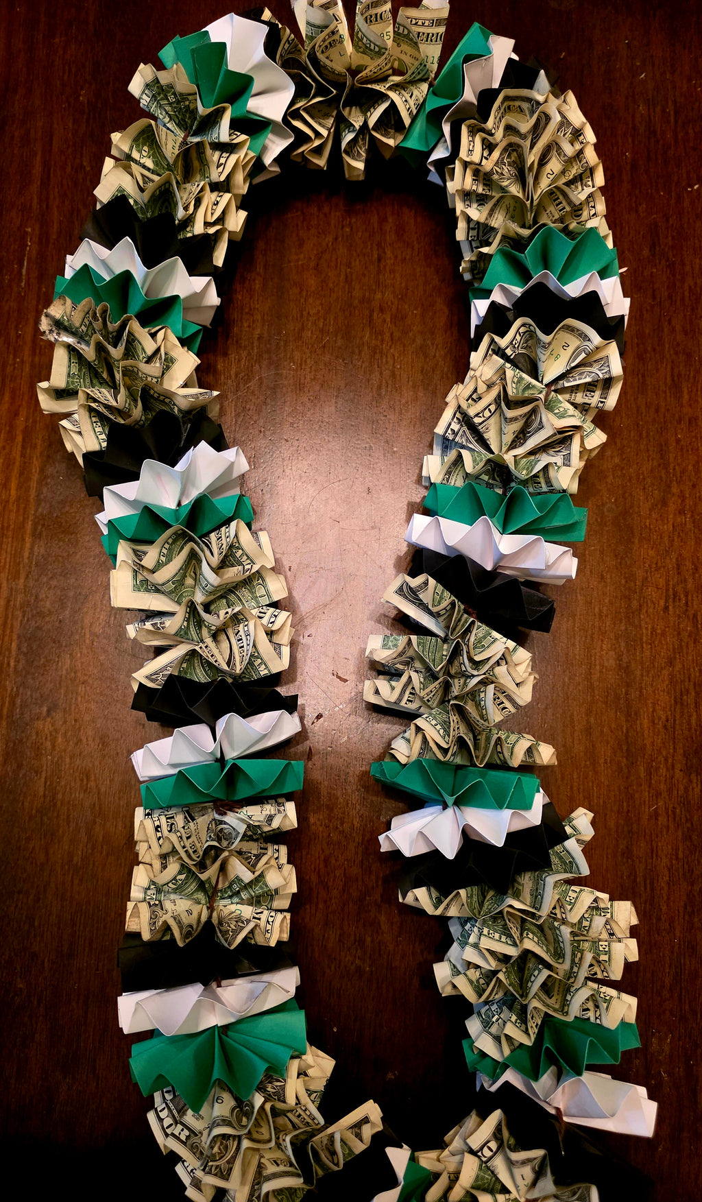 Money Graduation Lei – Custom Cash Graduation Lei Gift