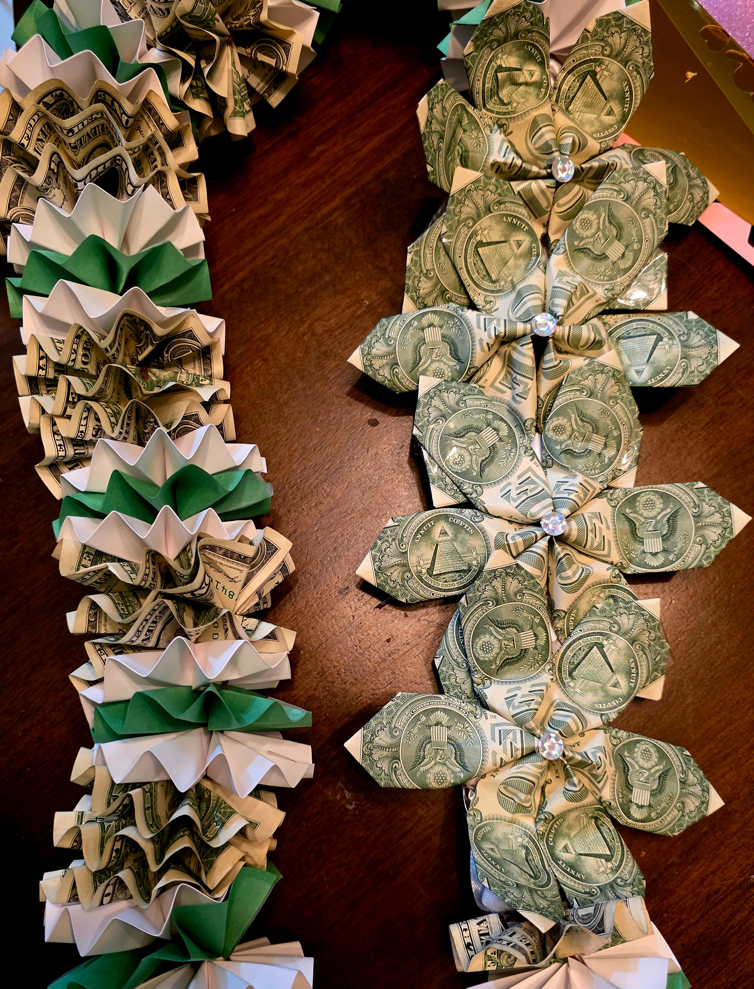 Money Graduation Lei – Custom Cash Graduation Lei Gift