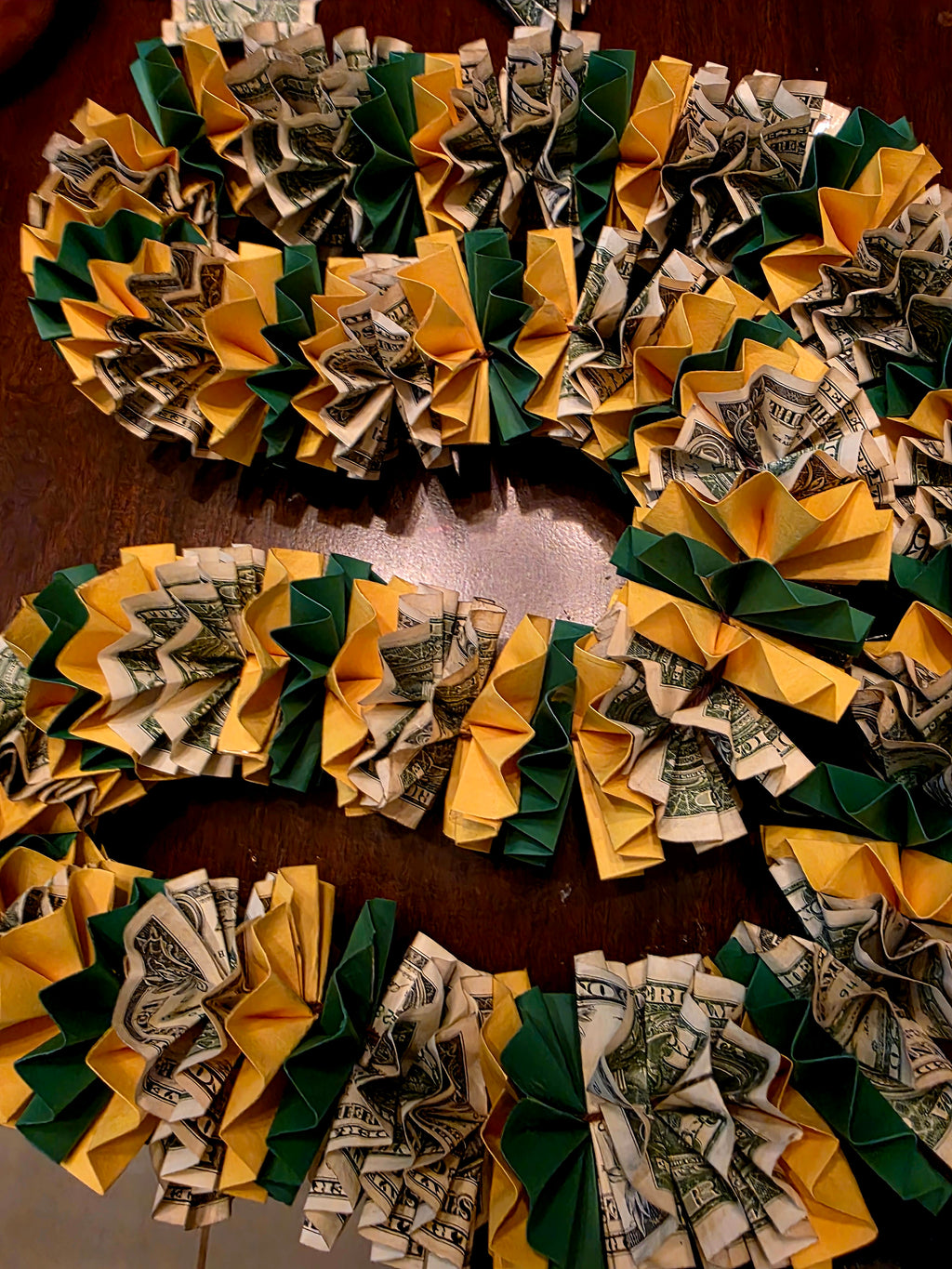 Money Graduation Lei – Custom Cash Graduation Lei Gift